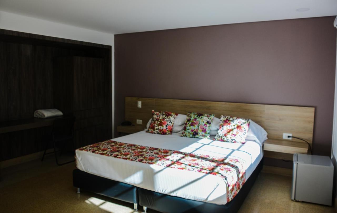 Hotel Poma Rosa ميديلين المظهر الخارجي الصورة