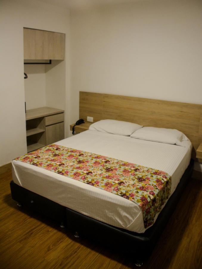 Hotel Poma Rosa ميديلين المظهر الخارجي الصورة