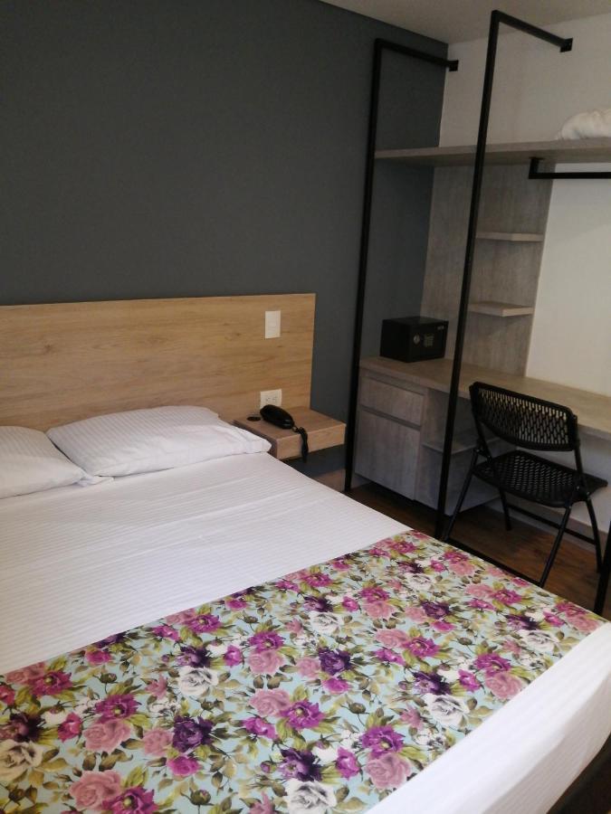 Hotel Poma Rosa ميديلين المظهر الخارجي الصورة