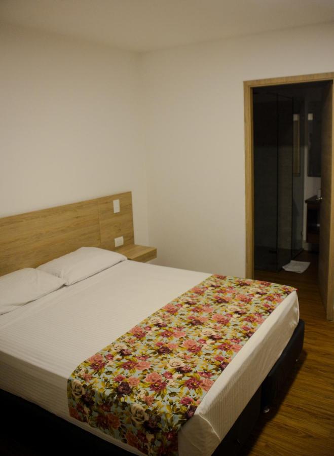 Hotel Poma Rosa ميديلين المظهر الخارجي الصورة