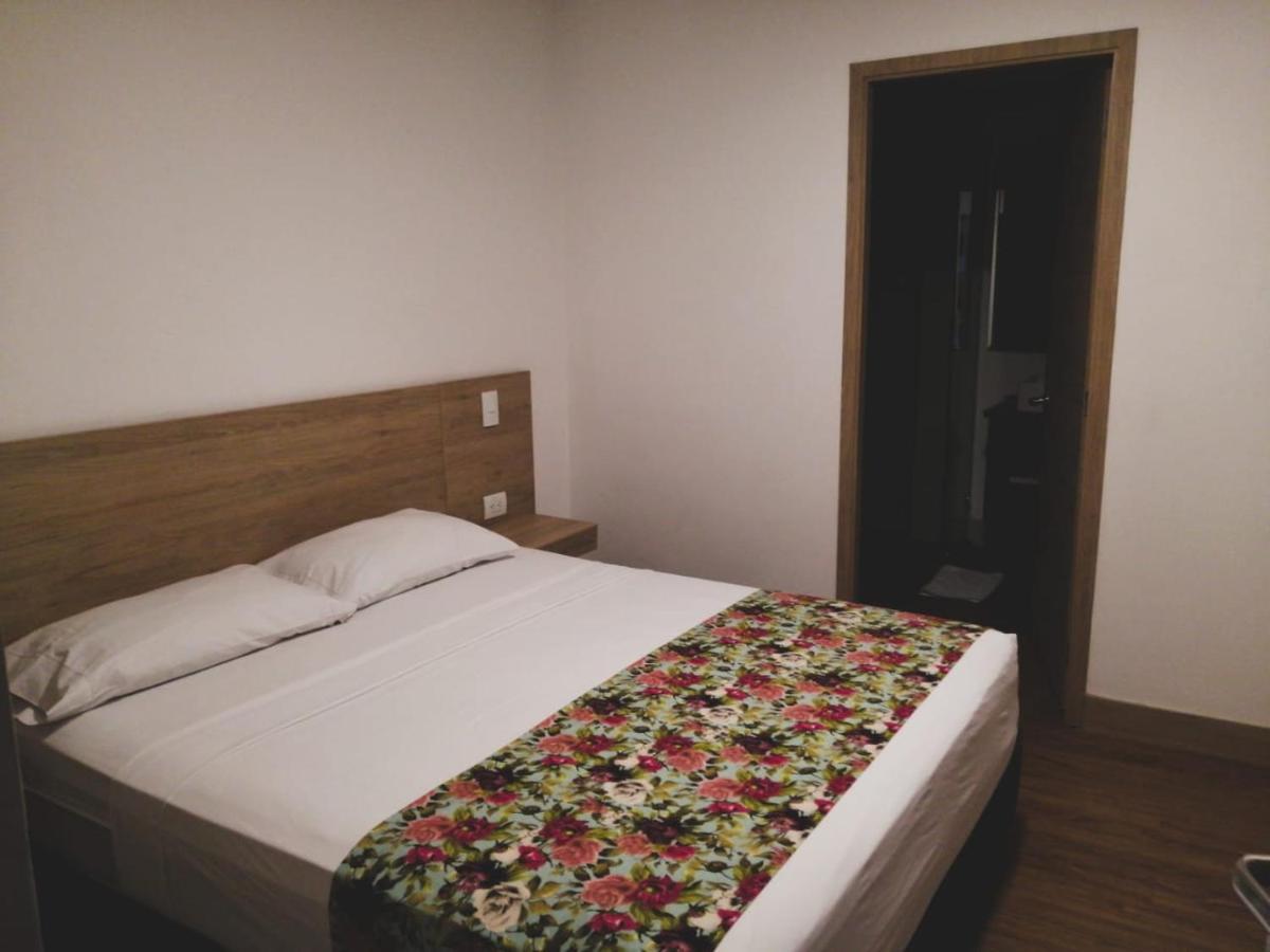 Hotel Poma Rosa ميديلين المظهر الخارجي الصورة