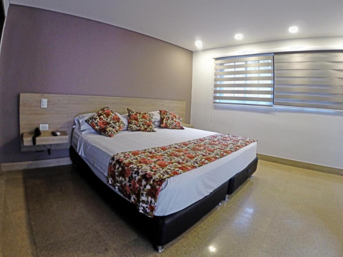Hotel Poma Rosa ميديلين المظهر الخارجي الصورة