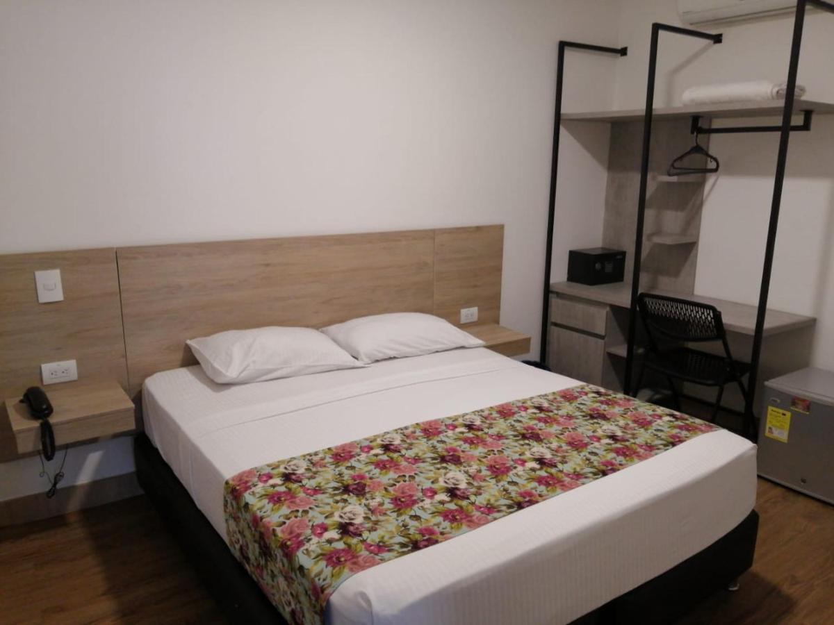 Hotel Poma Rosa ميديلين المظهر الخارجي الصورة