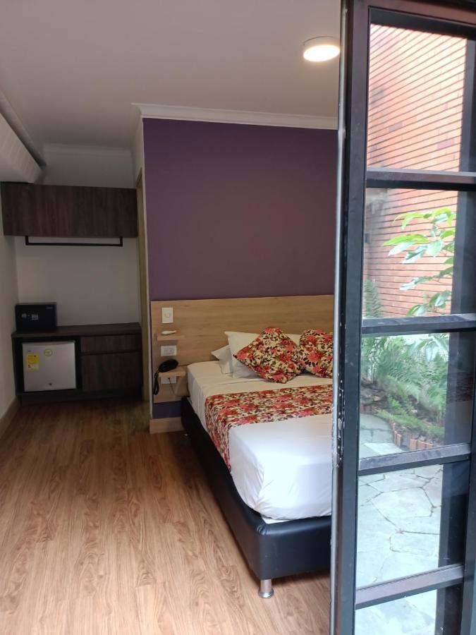 Hotel Poma Rosa ميديلين المظهر الخارجي الصورة