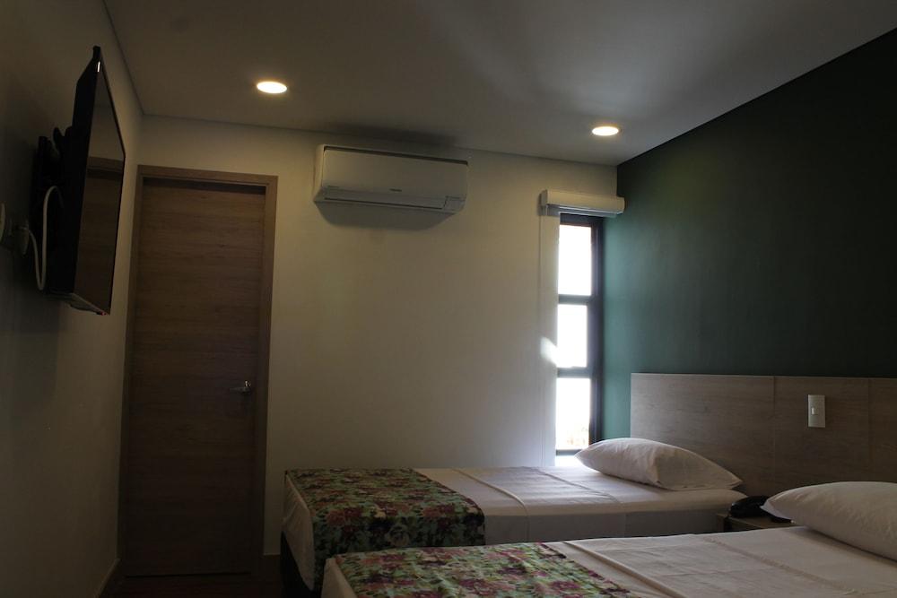 Hotel Poma Rosa ميديلين المظهر الخارجي الصورة