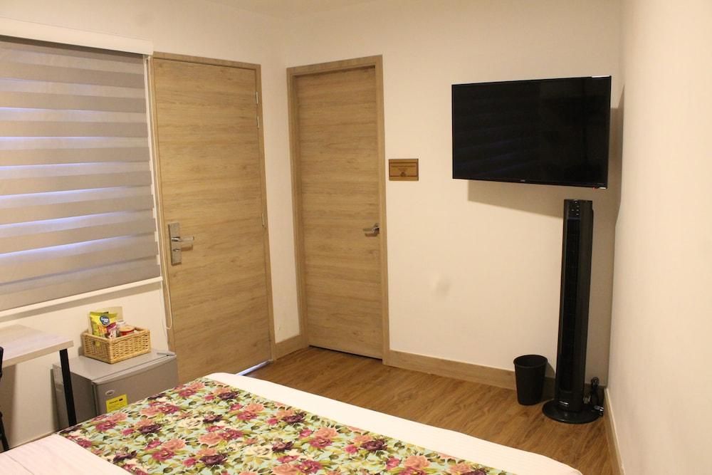 Hotel Poma Rosa ميديلين المظهر الخارجي الصورة