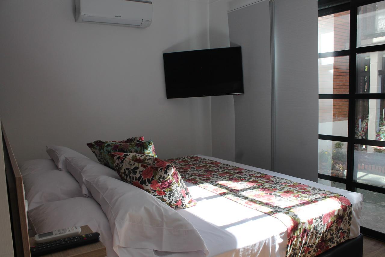 Hotel Poma Rosa ميديلين المظهر الخارجي الصورة