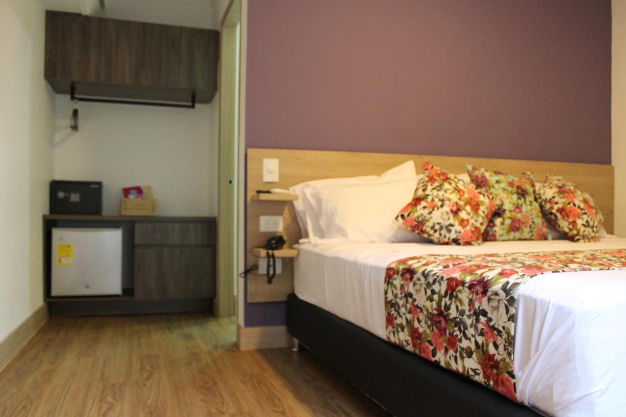 Hotel Poma Rosa ميديلين المظهر الخارجي الصورة